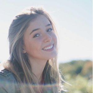 Meet your Posher, Chloe